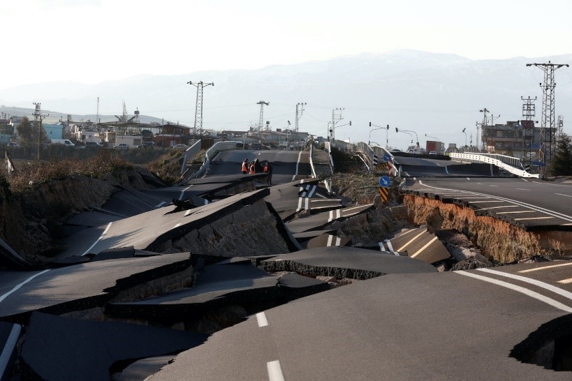 Route D420 Demirkopru après le séisme.